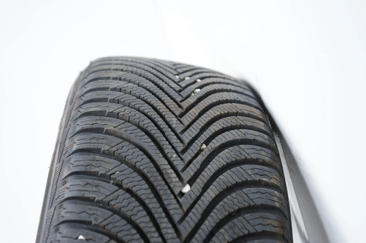 Wie Neu Audi Q2 81A Winterräder Winterreifen 215 55 17 Zoll 8mm 81A601025C Vue détaillée 11