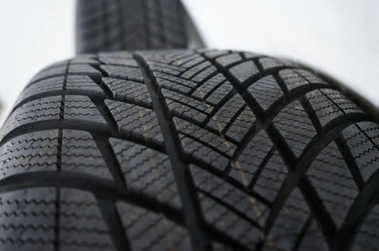 Mercedes GLA GLB H247 zimní kola zimní pneumatiky 235 50 19 palců 8mm
