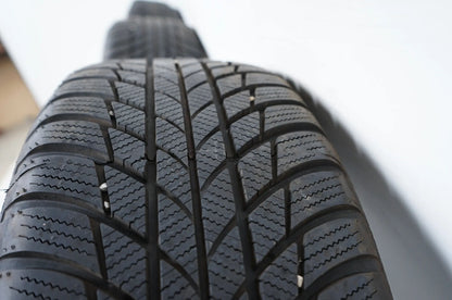 Wie Neu Audi Q2 81A Winterräder Winterreifen 215 55 17 Zoll 8mm 81A601025C
