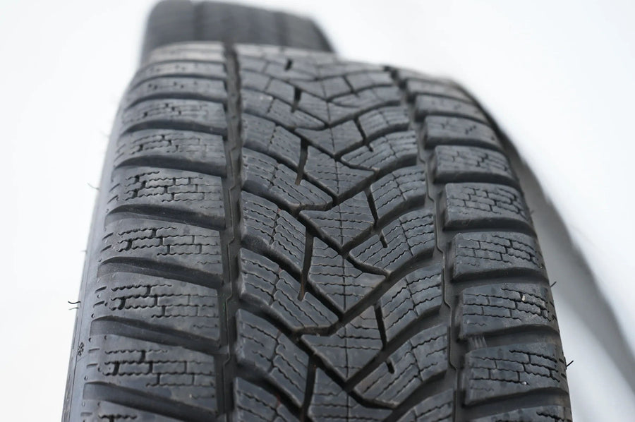 Audi A3 8Y VW Golf 7 8 winterbanden winterwielen 225 40 18 inch