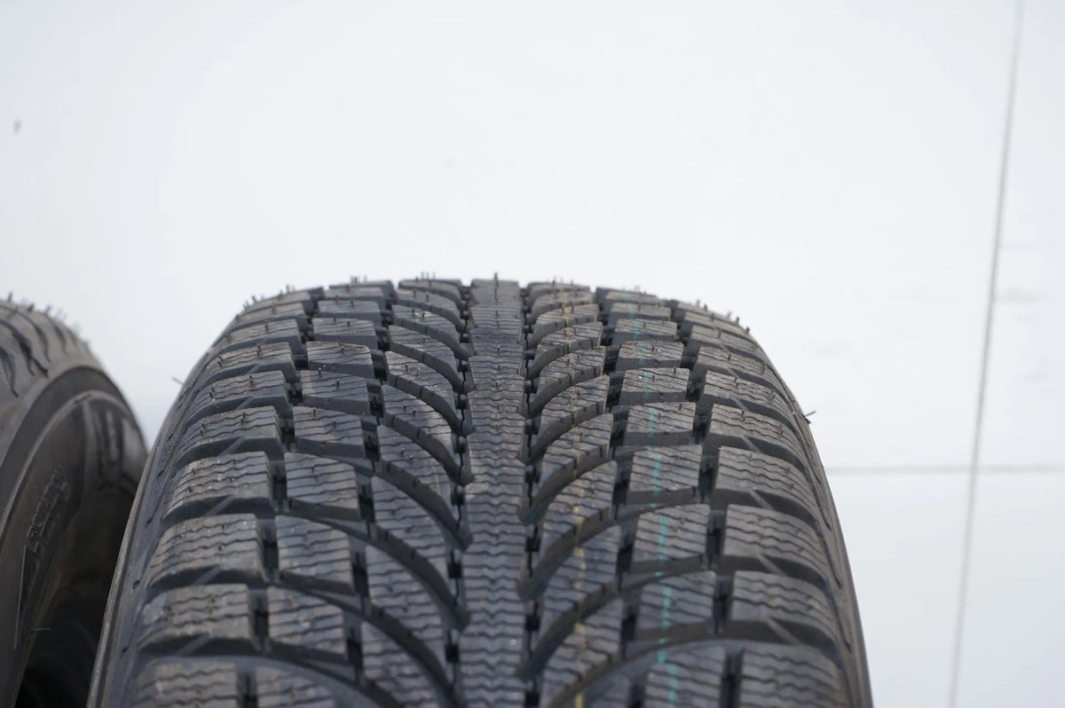4x DEMO Winterreifen Michelin 235 65 17 Zoll DOT17 MO Detailansicht 7