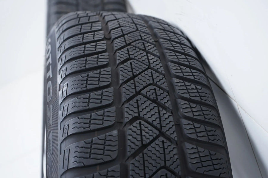 Pneus hiver et jantes hiver 16 pouces pour Mercedes Classe AB W177 B247