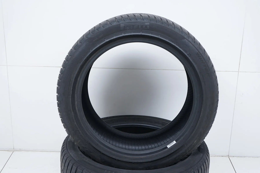 2x Winterreifen 275 40 18 Zoll Pirelli ca.4 mm DOT20/19 MO