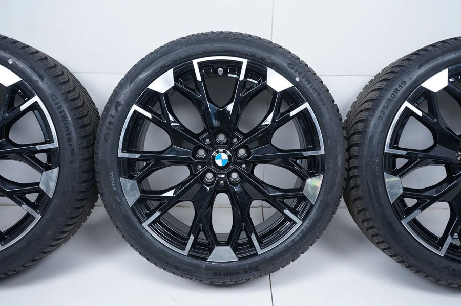 Like new BMW 1 Series F70 winter tires/wheels 225/40/19 inch 977M