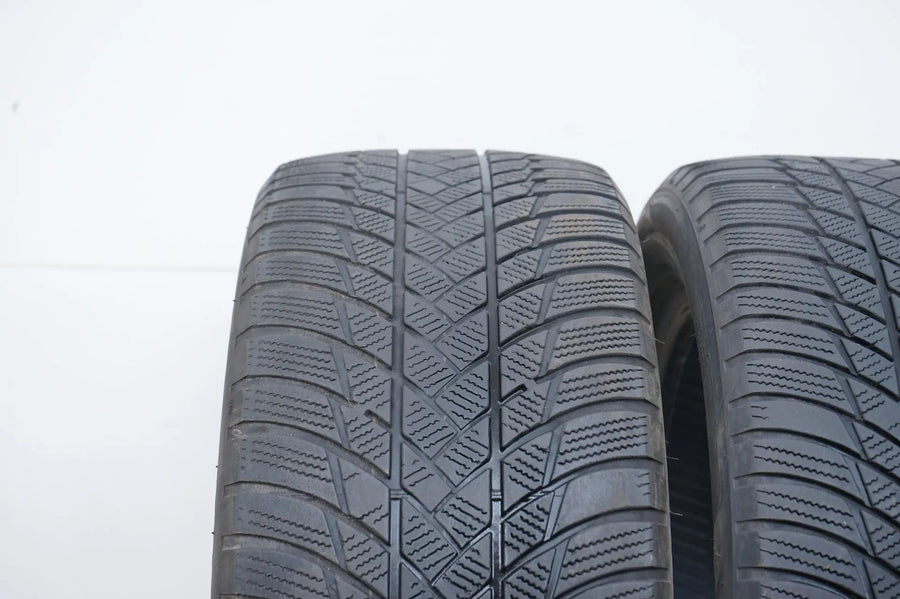 2x Bridgestone winter tires 235 50 19 inch DOT21 approx. 3mm tread depth