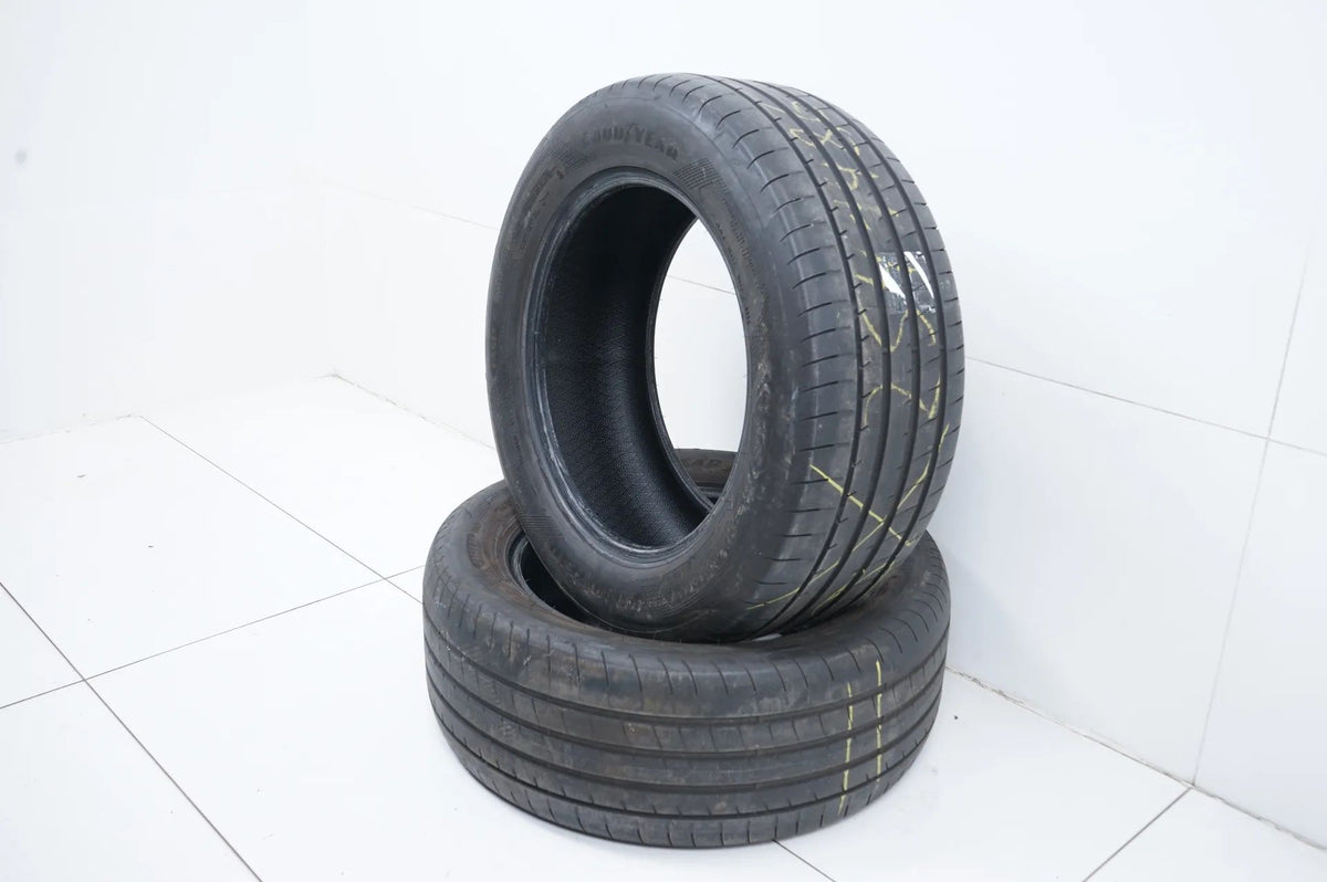 2 pneus été Goodyear 255/55/18 pouces DOT21, profondeur de sculpture d'environ 4 mm. Vue détaillée 4
