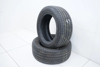 2 pneus été Goodyear 255/55/18 pouces DOT21, profondeur de sculpture d'environ 4 mm.