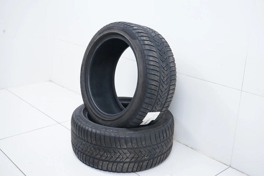 2x Winterreifen 275 40 18 Zoll Pirelli ca.4 mm DOT20 MO