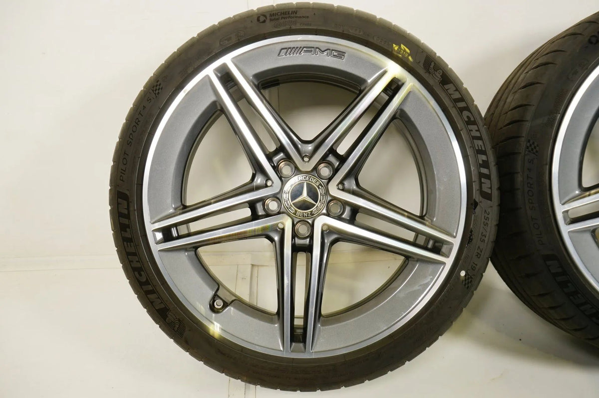 Mercedes AMG CLA45 S W118 C118 summer wheels 255 35 19 inch Detailansicht 3