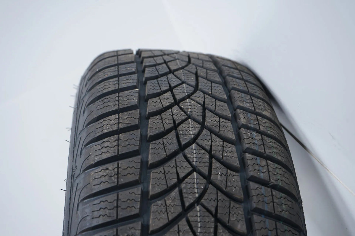 Nové zimní pneumatiky a kola Bmw řady 3 G20 G21 205 60 16 palců Detailní zobrazení 12