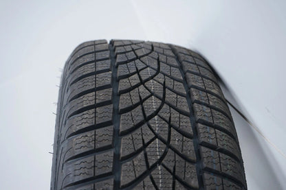 Nové zimní pneumatiky a kola Bmw řady 3 G20 G21 205 60 16 palců