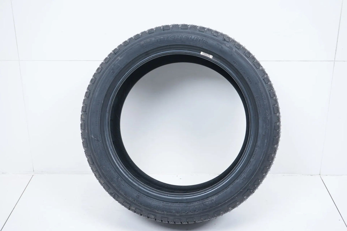 1x NEU Demo Winterreifen Michelin 255 40 18 Zoll DOT18 Detailansicht 2