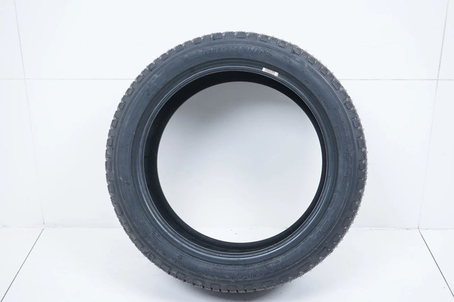 1x NEU Demo Winterreifen Michelin 255 40 18 Zoll DOT18