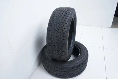 2x Pirelli winter tires 235 60 18 inch DOT17/16 MO approx. 4mm tread depth