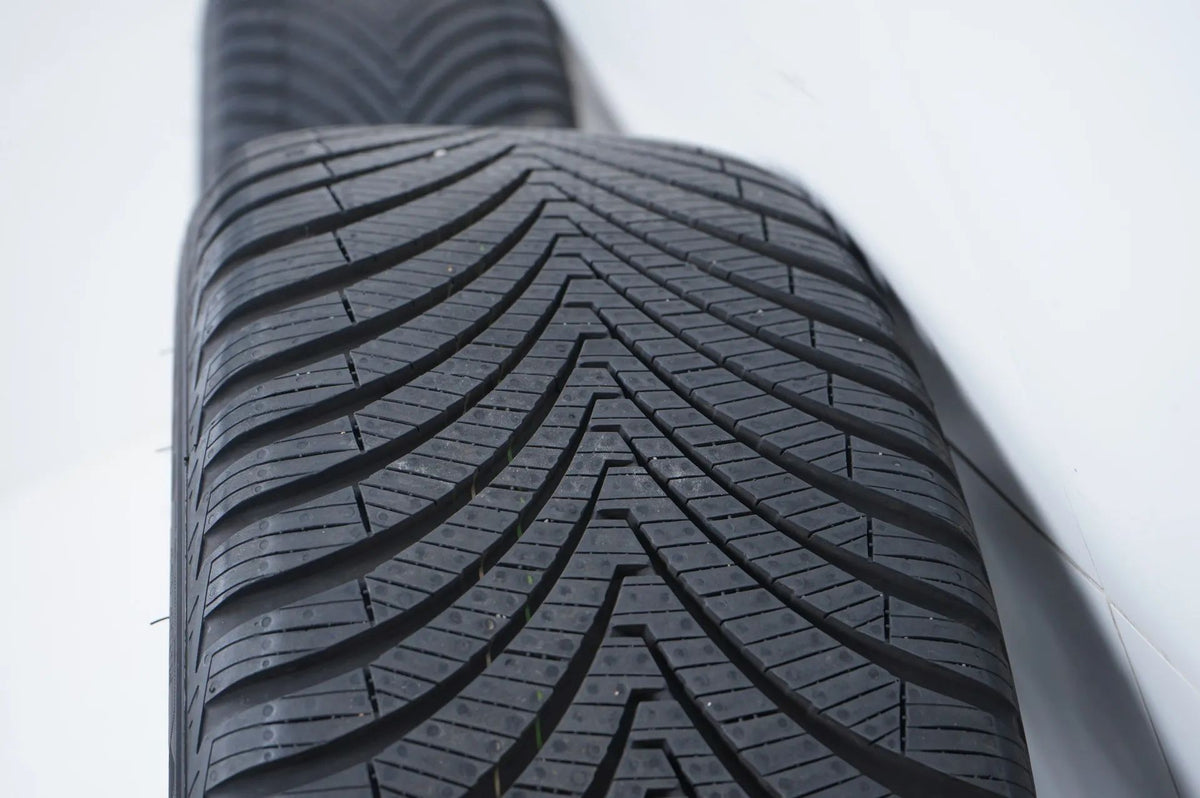 Mercedes C-Class W206 all-weather tires, winter wheels, 225/45/18 inch Detailansicht 9