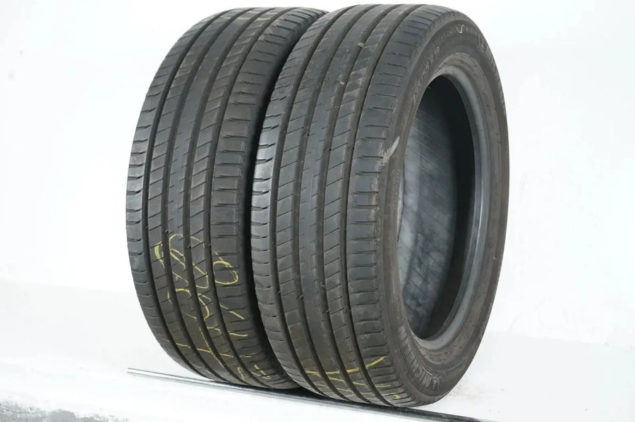 2 x Pneus été Michelin 235 55 19 pouces DOT22 env. 5mm AO