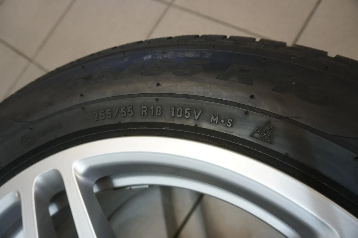 Original Porsche Macan 95B 18-inch Alloy Wheels Winter Wheels Winter Tires 235 60 R18 Detailansicht 4