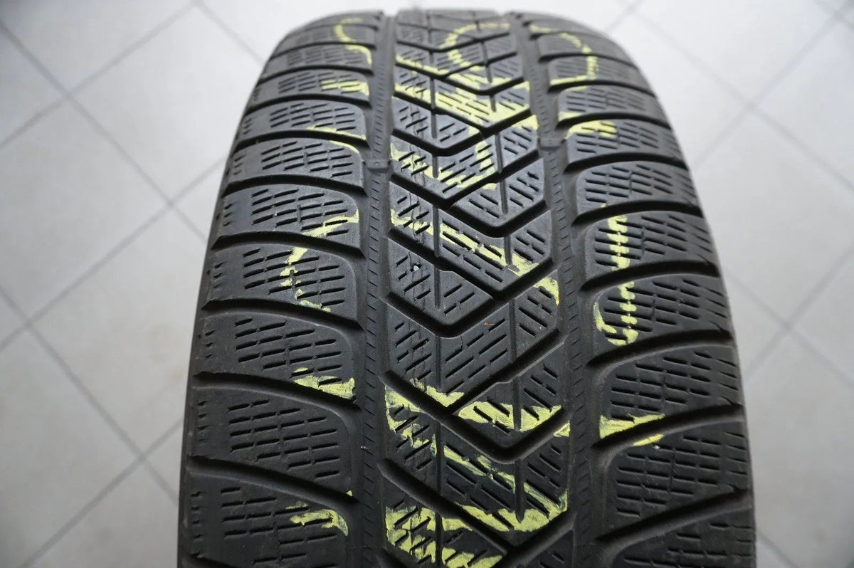 235 55 R19 101H Winterreifen Pirelli Scorpion Winter MOE RSC RFT 2018 5mm Detailansicht 2
