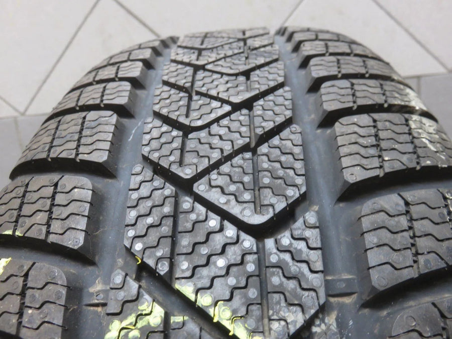 1 X 225 60 R18 104H Winterreifen Pirelli SottoZero 3* RSC RunFlat 2016 7,5mm