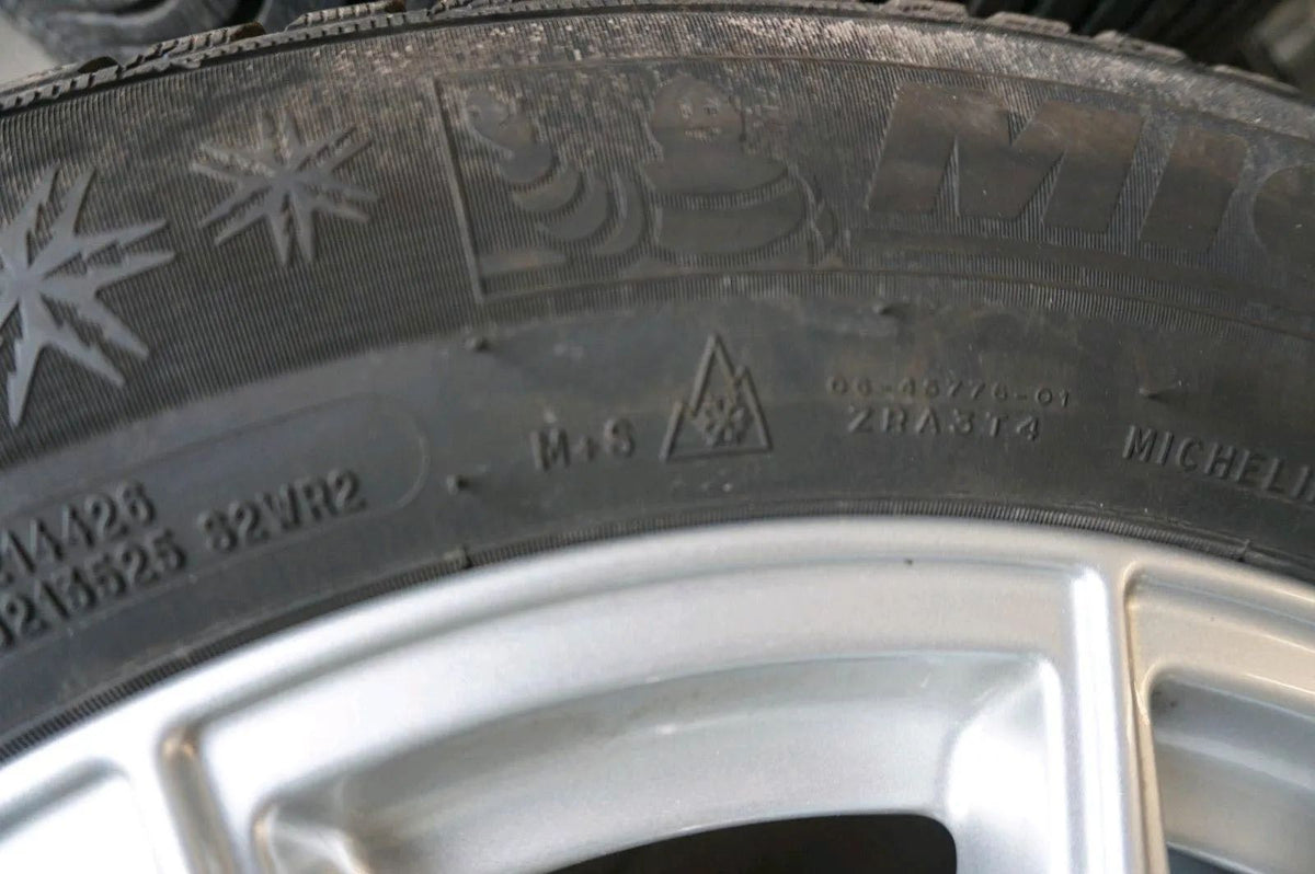 Original Mercedes A-Klasse W177 B-Klasse W247 CLA 16 Zoll Alufelgen Winterreifen Detailansicht 5