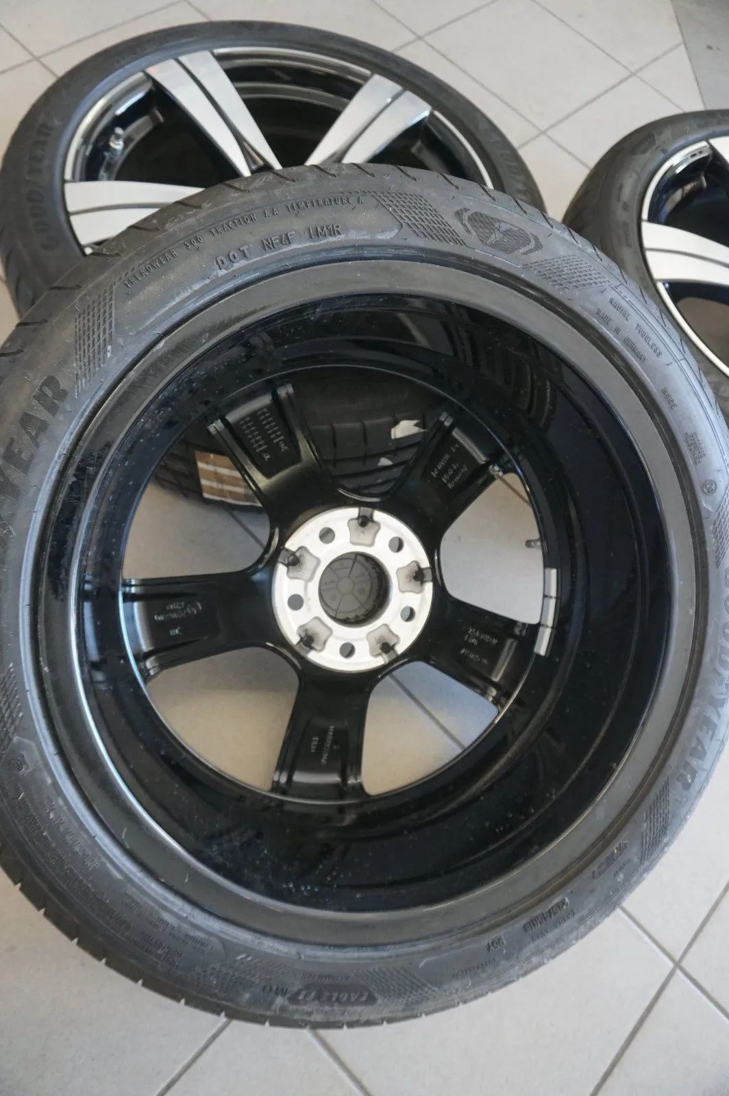 Originální hliníkové disky Mercedesu třídy C W206 S206 letní pneumatiky 225 45 245 40 R18 Detailní zobrazení 7