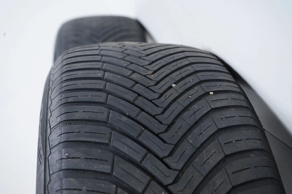 Original Mercedes GLC X253 C253 19 inch alloy wheels all-weather tires 235 55 R19 Detailansicht 15