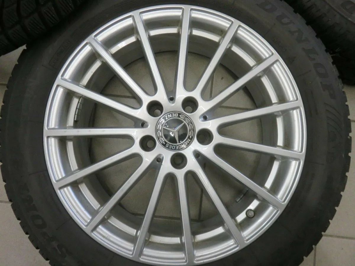 Original Mercedes GLA X156 W156 18 Zoll Alufelgen Winterreifen Winterräder 7mm Detailansicht 4