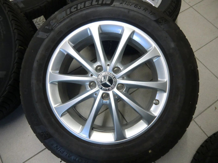 Originele Mercedes GLA H247 GLB X247 lichtmetalen velgen winterbanden 215 65 R17 6mm