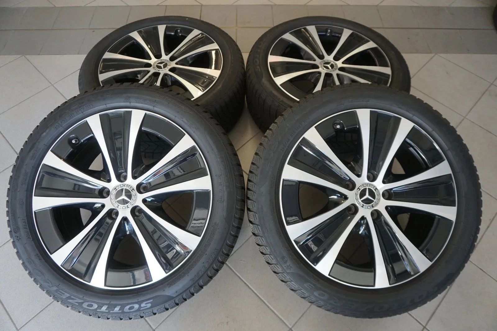 Original Mercedes E-Klasse W213 S213 18 Zoll Alufelgen A2134013700 Winterreifen