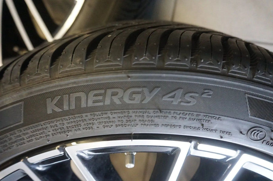Original Mercedes C-Klasse W206 S206 Alufelgen Allwetterreifen 225 45 R18 Zoll