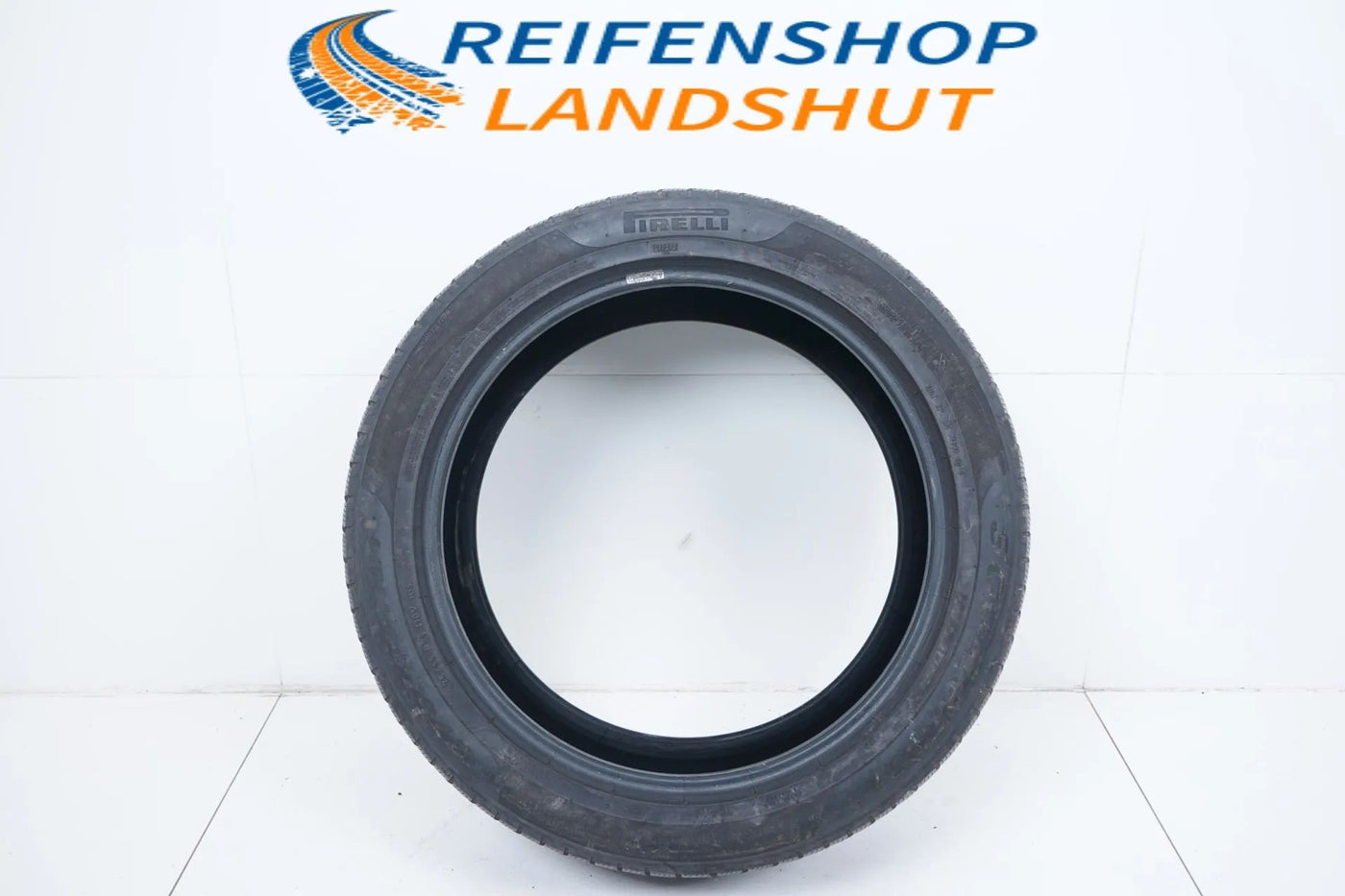 1 x Winter tire 275 45 21 inch Pirelli approx. 4 mm tread depth DOT16 MO