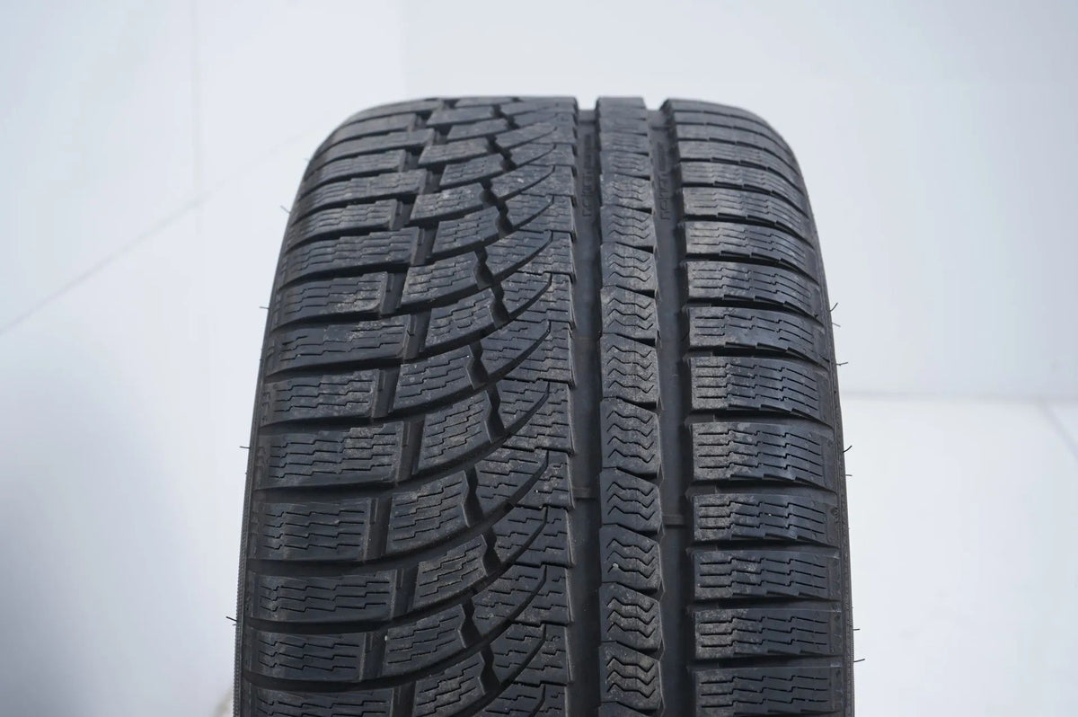 1 x Winterreifen Nokian 255 40 18 Zoll DOT19 ca.7 mm Detailansicht 6