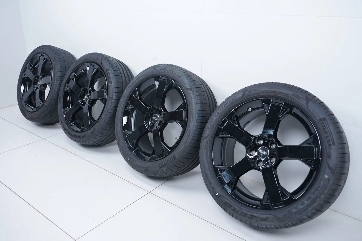 MINI Countryman U25 BMW X1 U11 Summer Wheels 245 45 19 inch Detailansicht 7