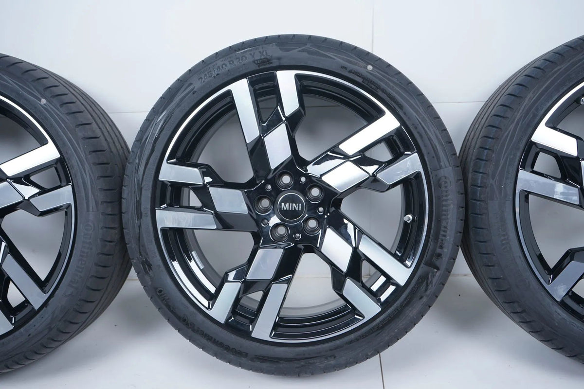 MINI Countryman U25 BMW X1 U11 Summer Wheels 245 40 20 inch Detailansicht 8