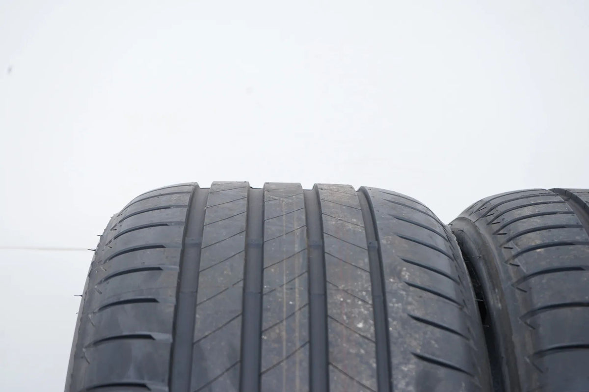 2 pneus été de démonstration Bridgestone 285/35/20 pouces DOT23 MO Vue détaillée 4