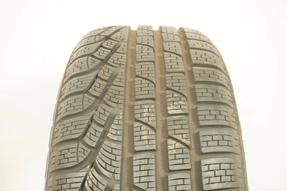 2x Winterreifen Pirelli 215 45 18 Zoll DOT19 ca.7mm MO