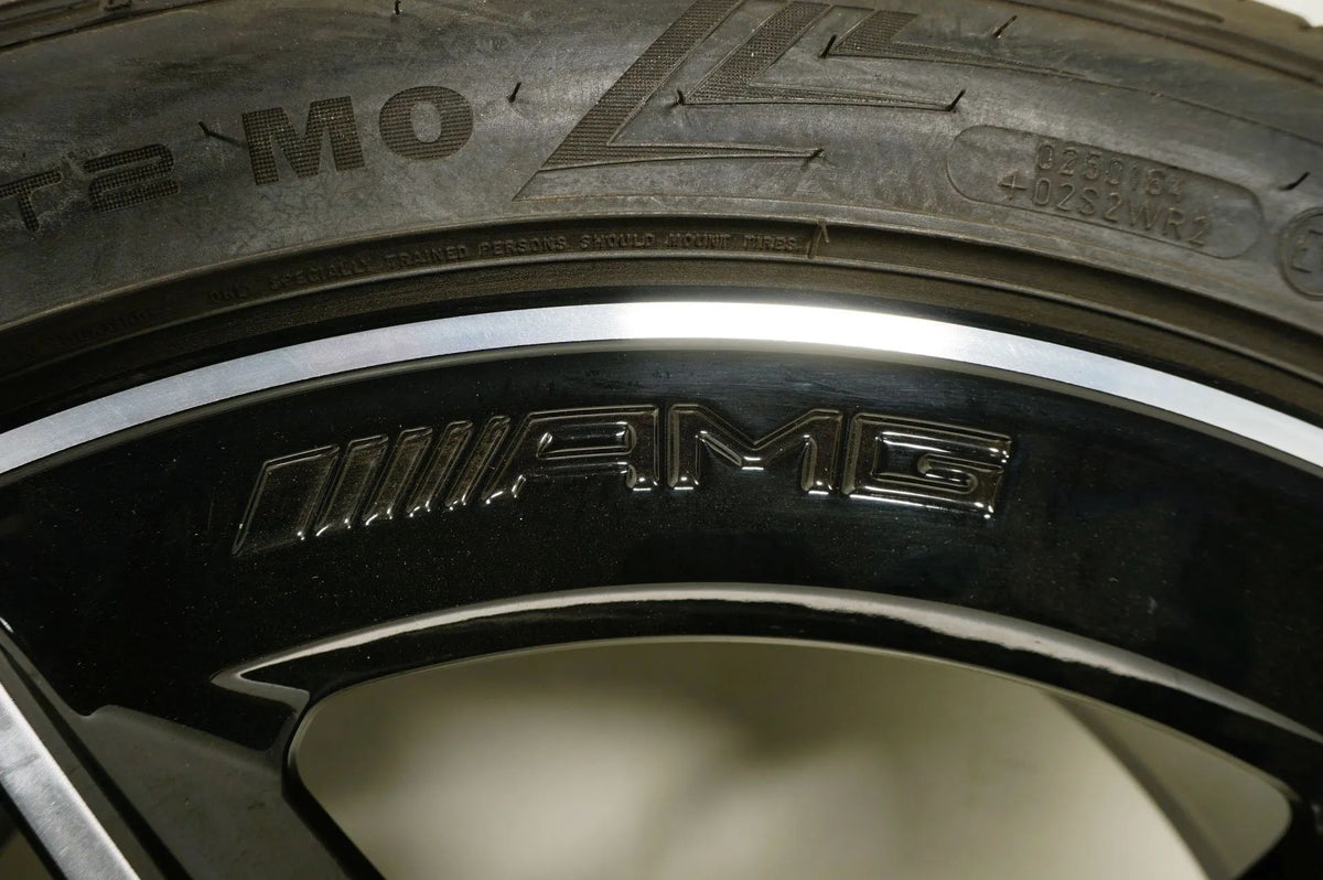 Mercedes CLS W257 AMG Alloy Wheels Summer Tires 245 40 275 35 R 19 Inch Detailansicht 7
