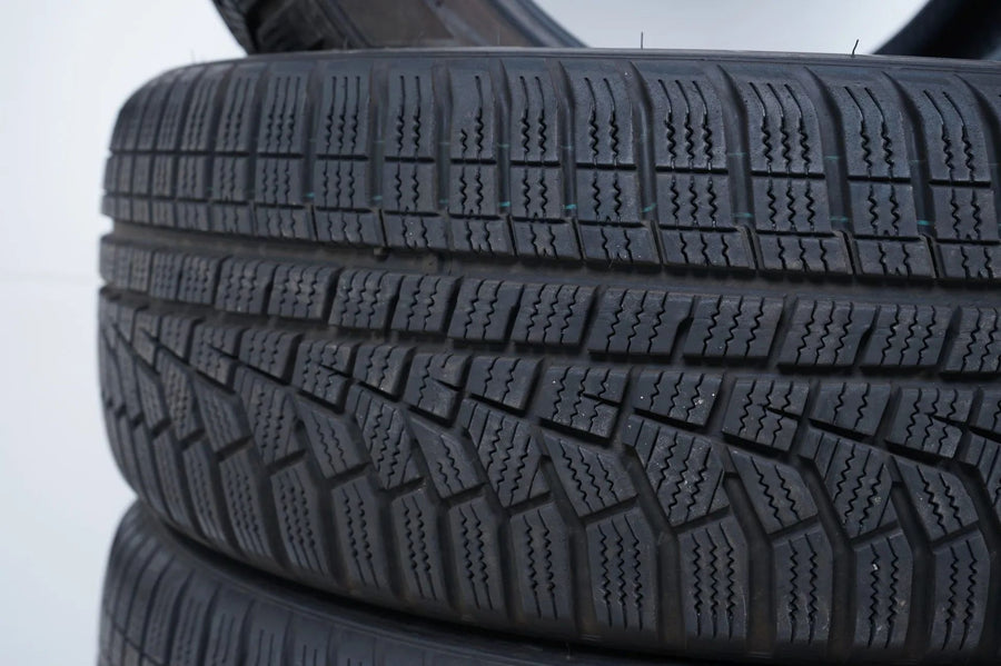 4 x Winterreifen 205 55 17 Zoll Hankook  DOT20 ca.5-6 mm MO