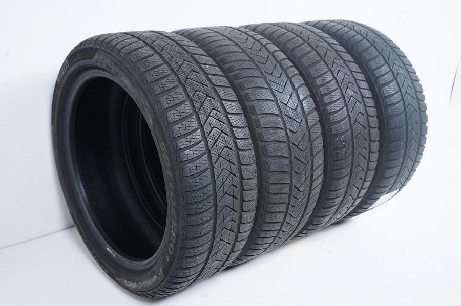 4 x Winterreifen Pirelli 225/45 R18 18 Zoll DOT21 ca.4mm MO