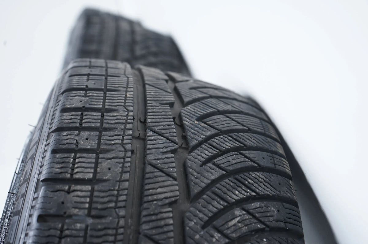 BMW Armored 7 Series F03 PAX Winter Wheels Winter Tires 245 710 R490 Detailansicht 10