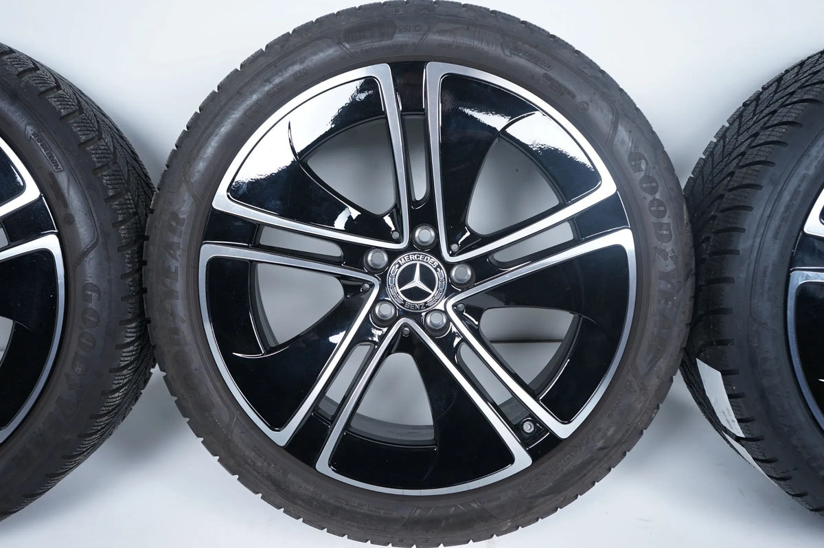 Pneus/jantes hiver 245/40/19 pouces pour Mercedes Classe CLE W236 Detailansicht 4