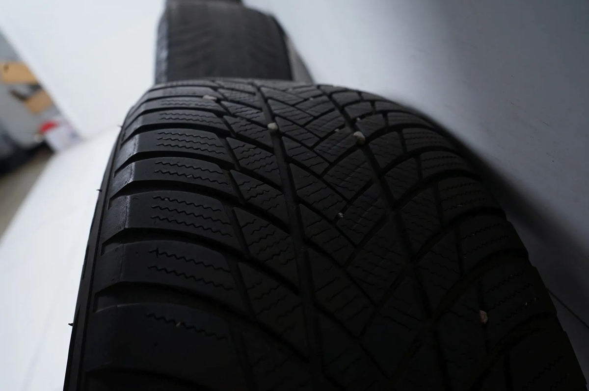 Audi A6 4K C8 winter tires/wheels 225/60 R17 inch 4K0601025 Detailansicht 9