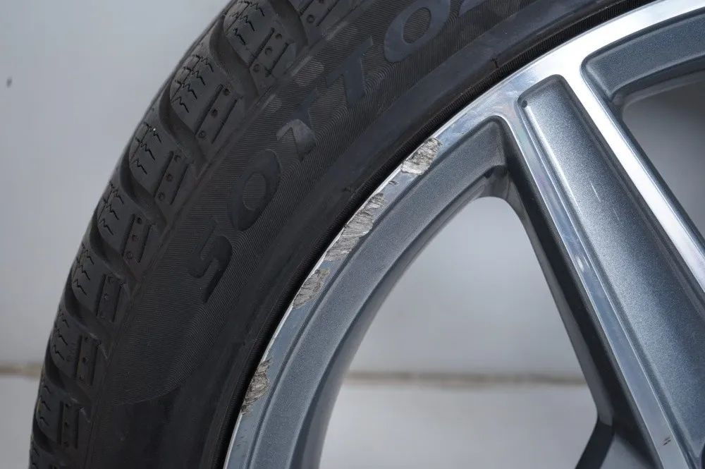 Mercedes C Klasse W205 AMG Winterreifen Winterräder 18 Zoll Detailansicht 3