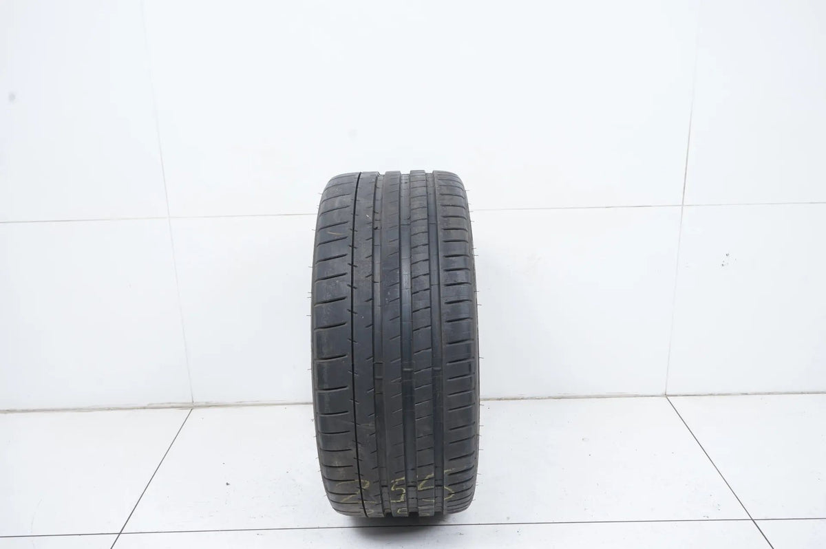 1x Michelin summer tire 255 35 19 inch DOT21 MO approx. 7mm tread depth Detail view 2