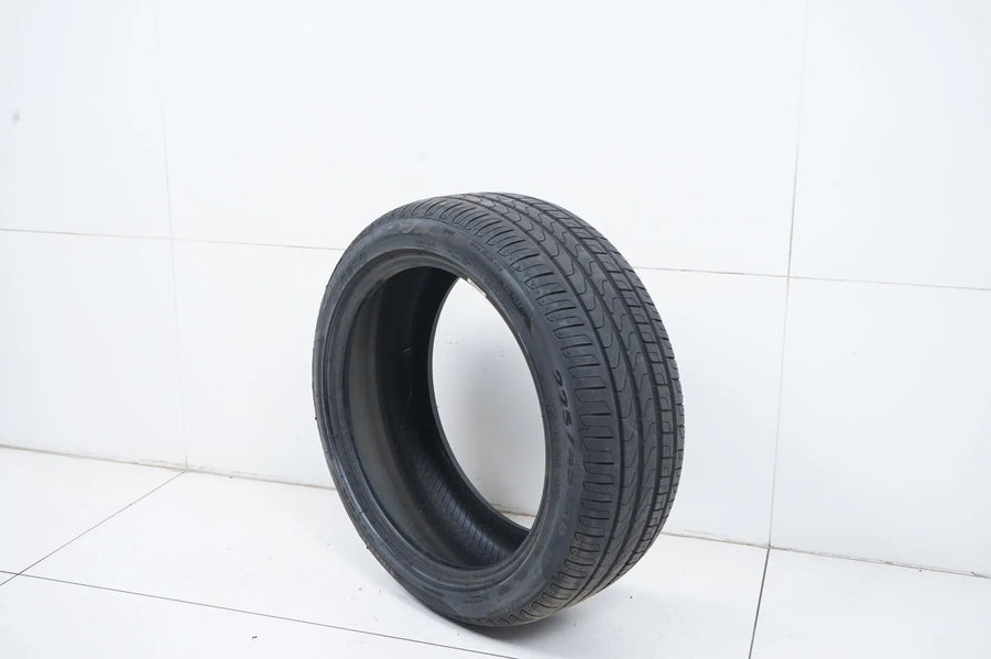 1 x Sommerreifen Pirelli 225 45 18 Zoll DOT19 ca.7m MO RFT