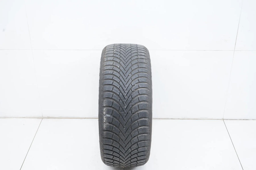 1 x Maxxis winter tire 225 45 18 inch DOT21 approx. 7 mm
