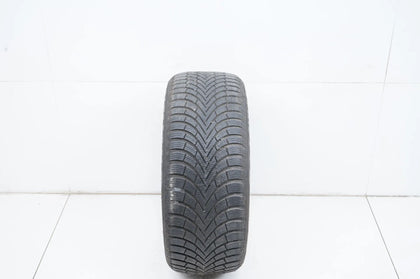 1 pneu hiver Maxxis 225/45/18 pouces DOT21, largeur approximative 7 mm