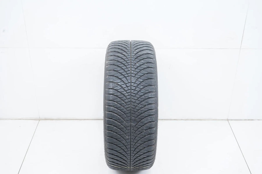 1 x Allwetterreifen Goodyear 225 45 18 Zoll DOT19 ca.7 mm RFT