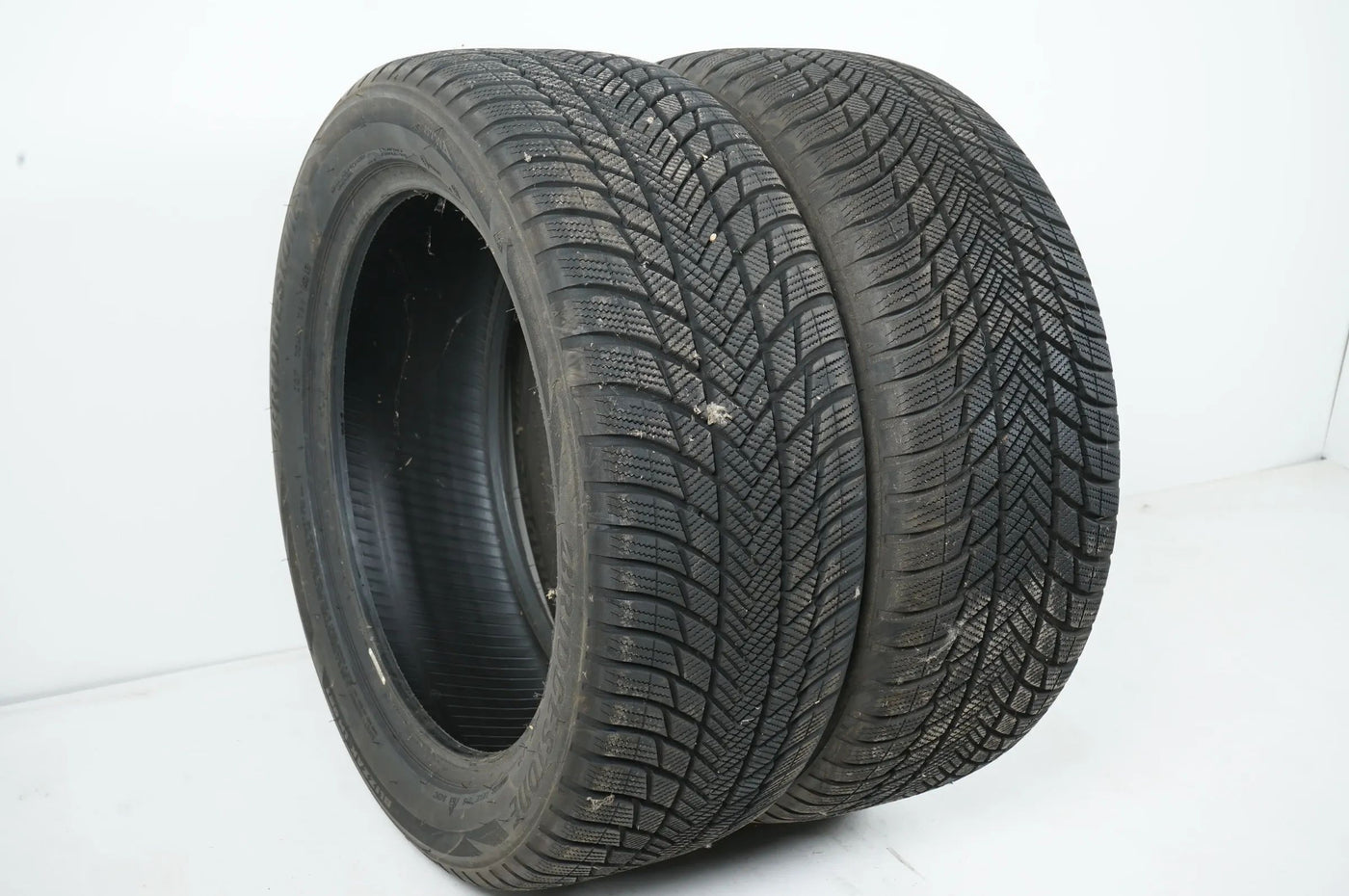 2x Winterreifen Bridgestone 235 50 19 Zoll DOT19 ca.8mm MO