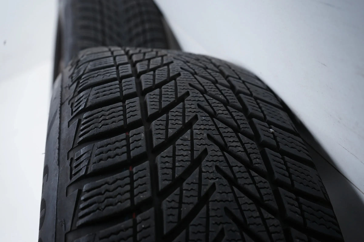 Ford Focus 4 IV Felgen Goodyear Winterreifen Winterräder 205 60 R16 96H 2023 7mm Vue détaillée 8